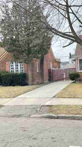 5557 Three Mile (15).jpg